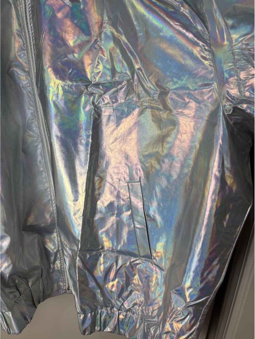Choosy Women’s 20 Silver Holographic Hooded Zip Windbreaker Jacket NWT - Picture 3 of 10